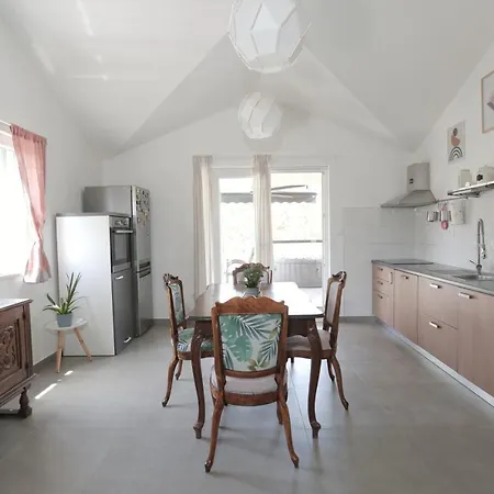 Apartment Tugare