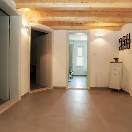 Apartment Tugare *