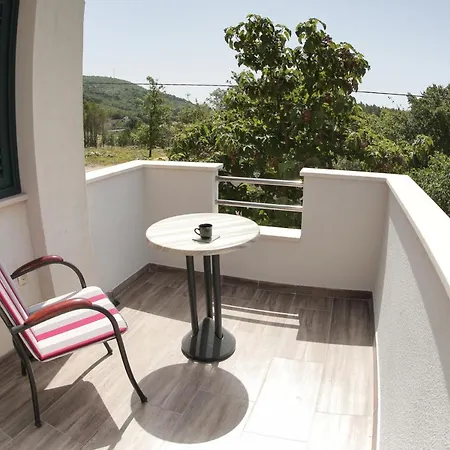 Apartament Apartment Tugare *